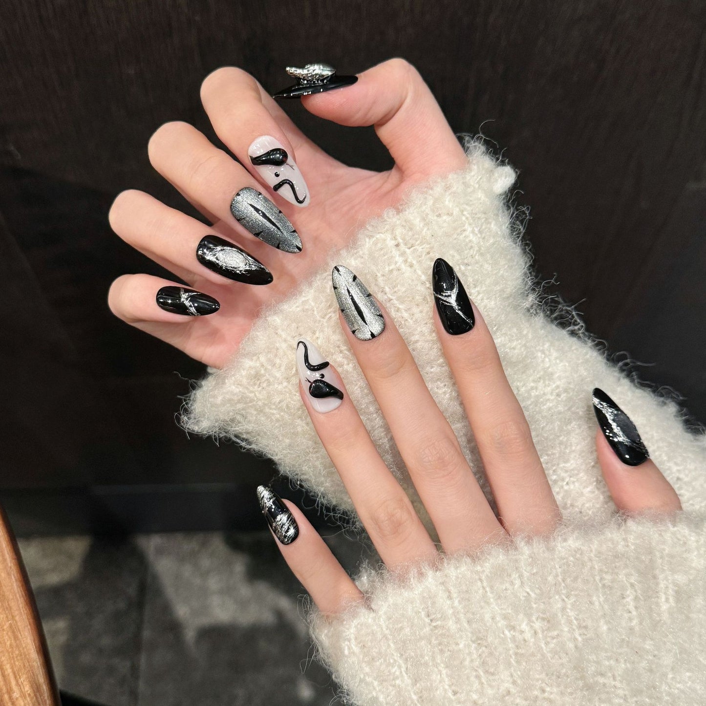 1686-Black Silver Galaxy Press On Nails with Metallic Heart | Y2K Dark Glam Set